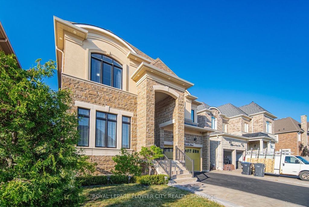 Photo of 35 Gordon Drive, Brampton, ON L6P 4G8 (MLS # W13454318)