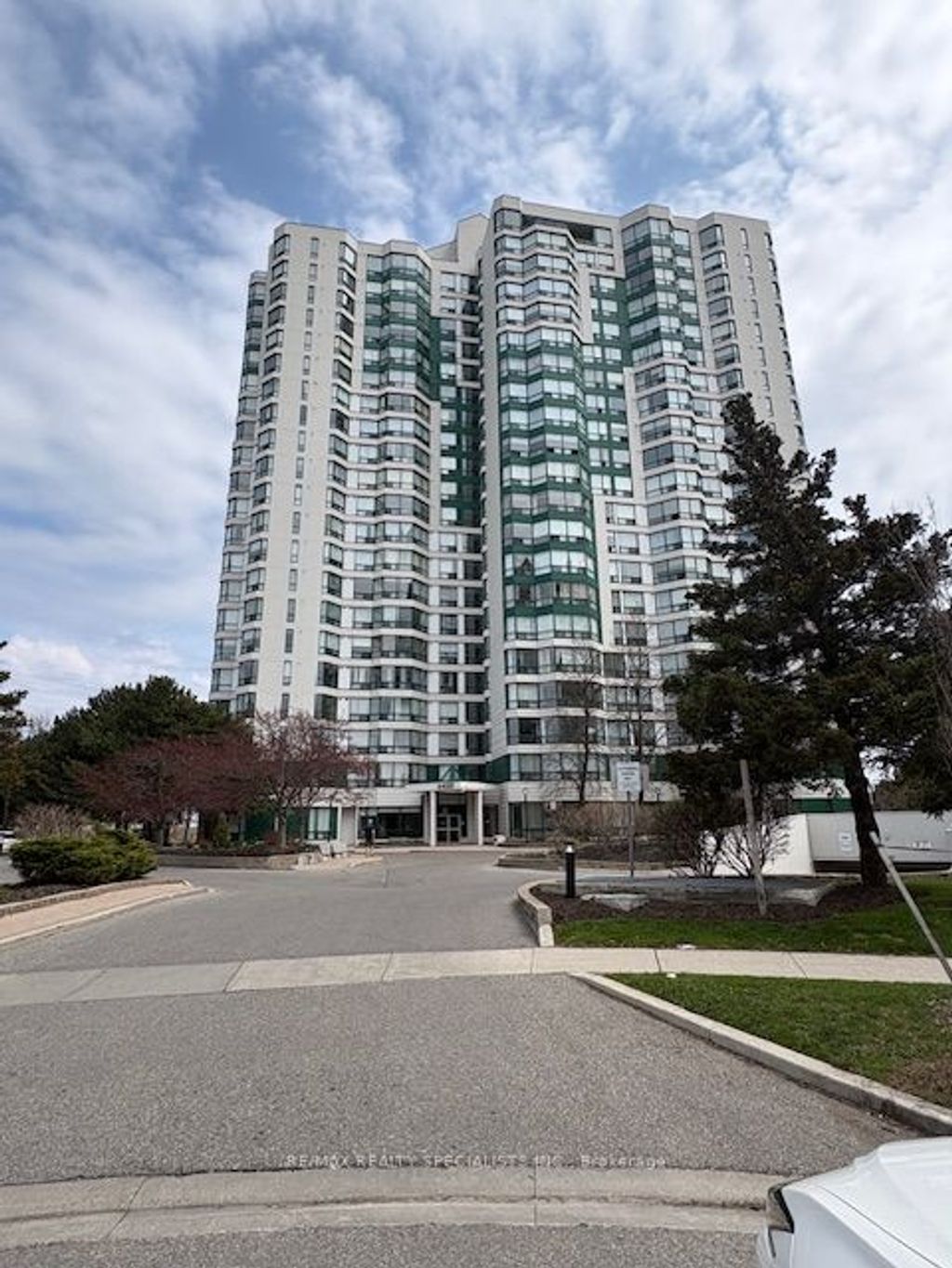 Photo of 4450 Tucana Court #2110, Mississauga, ON L5R 3R4 (MLS # W13042422)