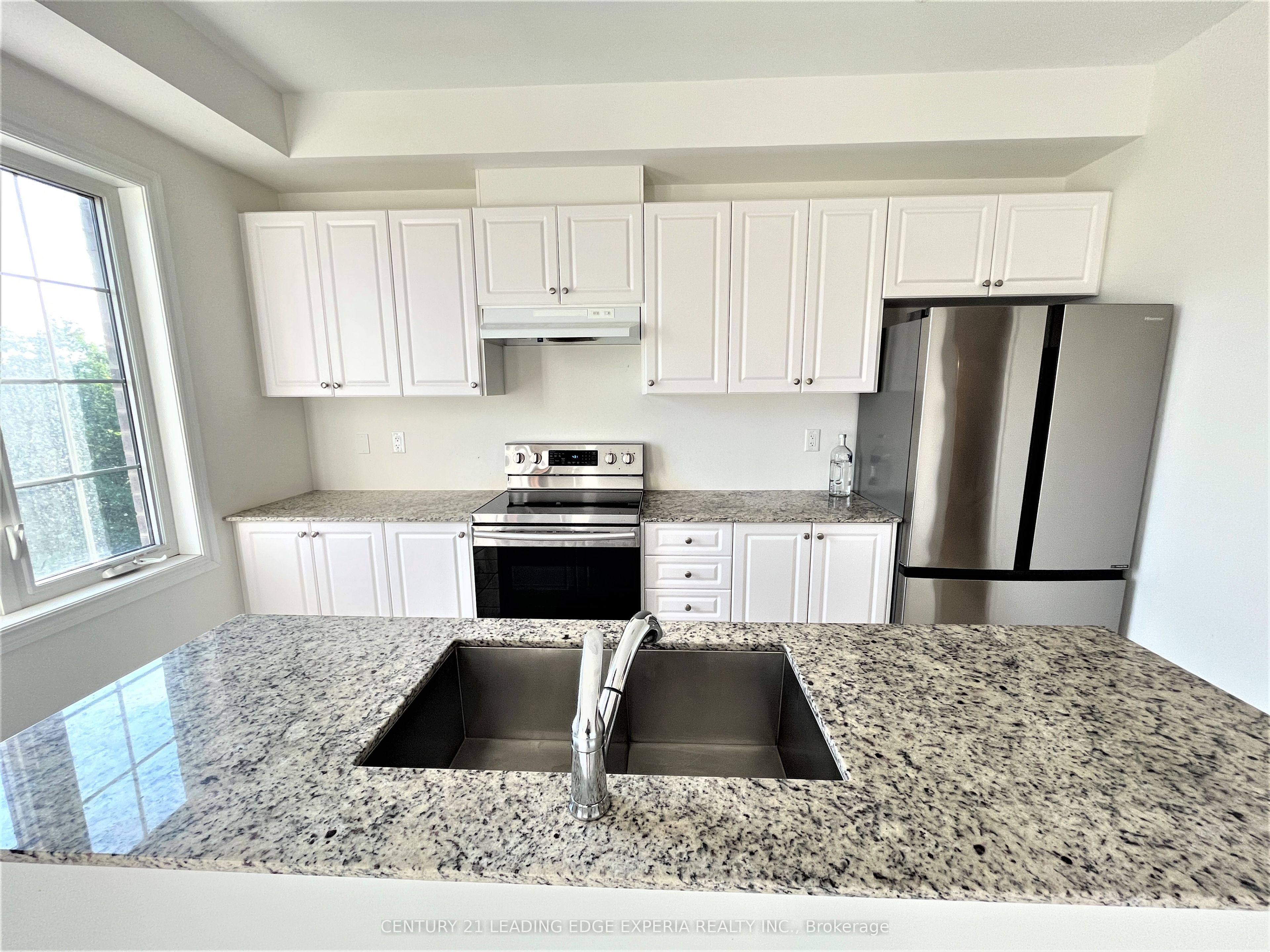 12 Pomarine Way W