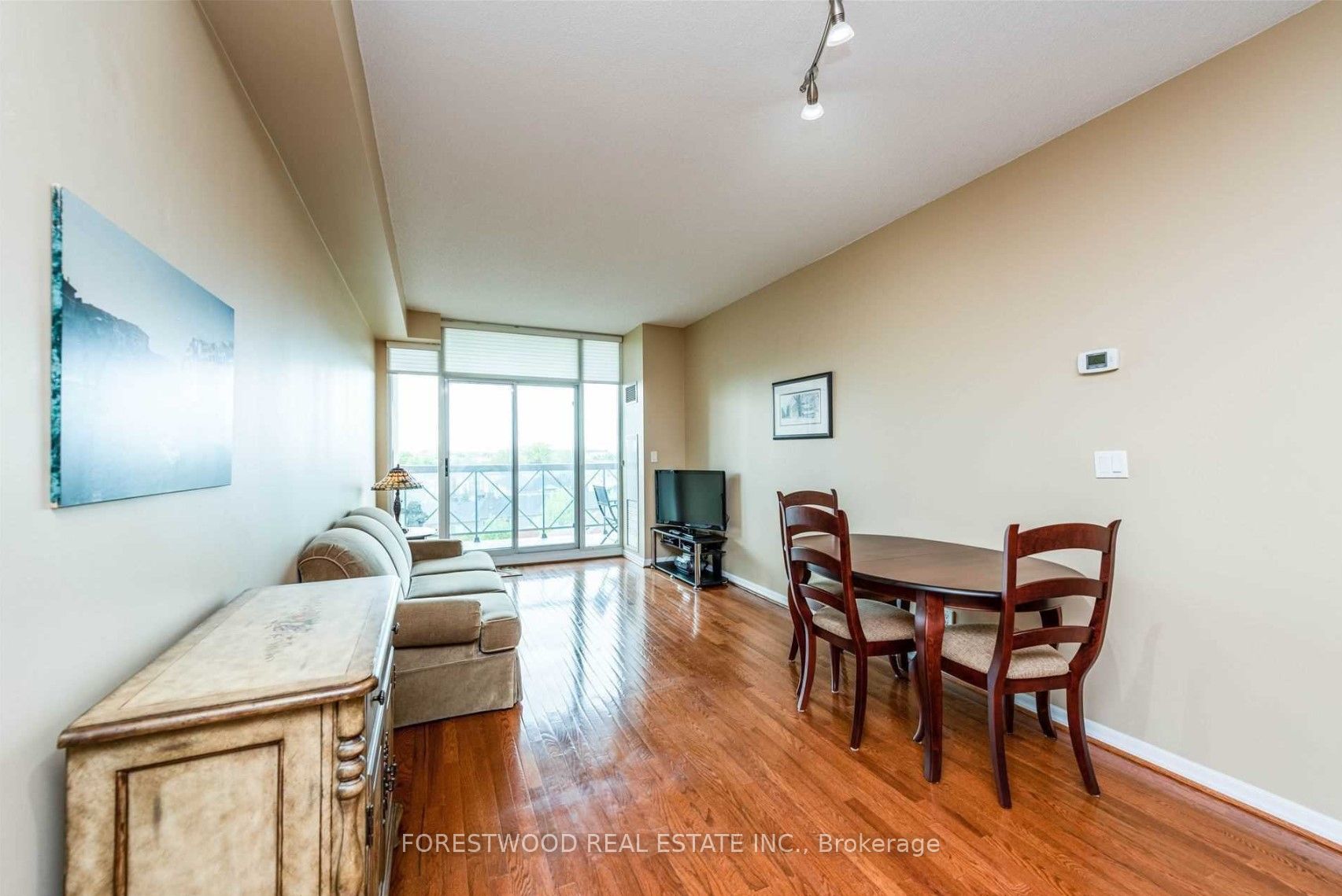 1359 Rathburn Road E 614