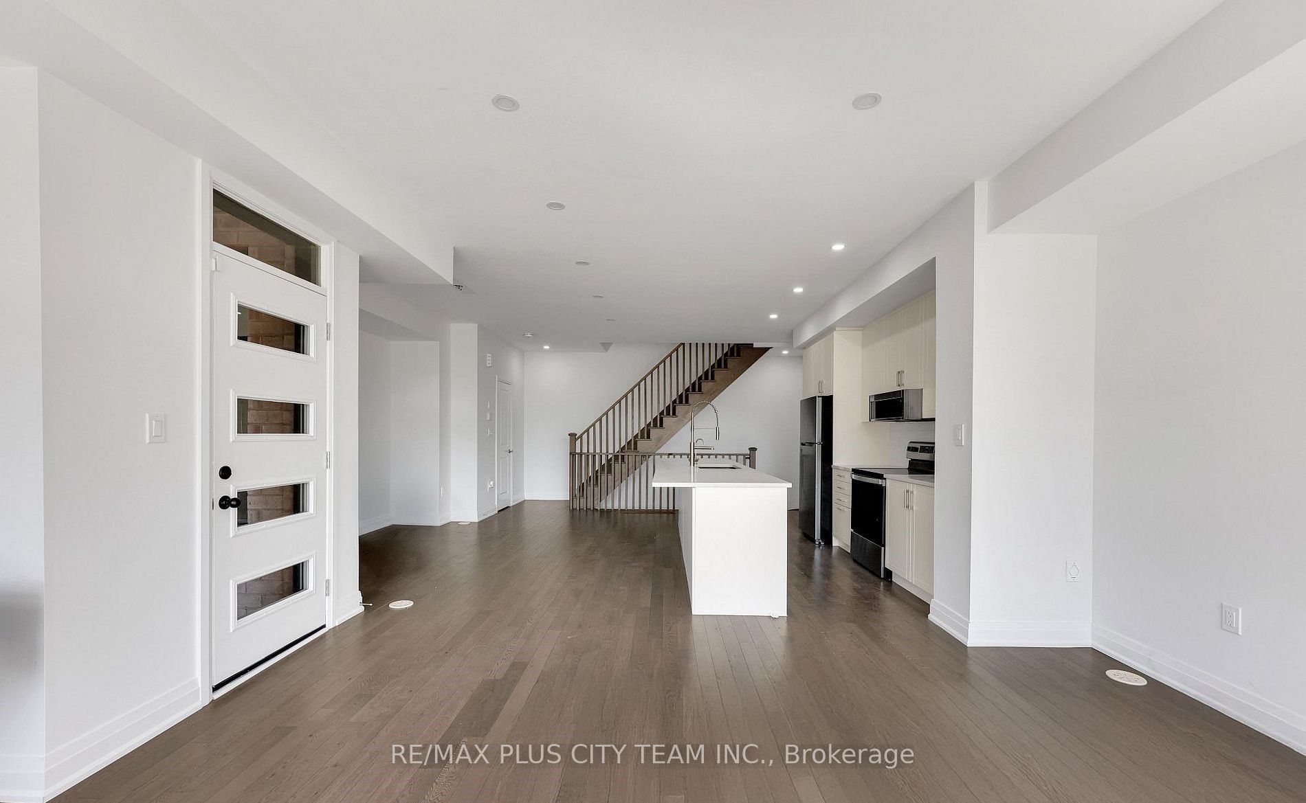 2536 Littlefield Crescent