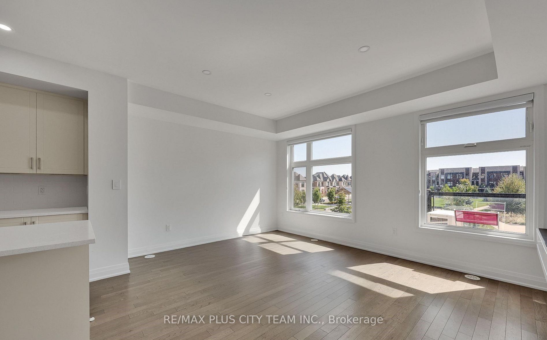 2536 Littlefield Crescent