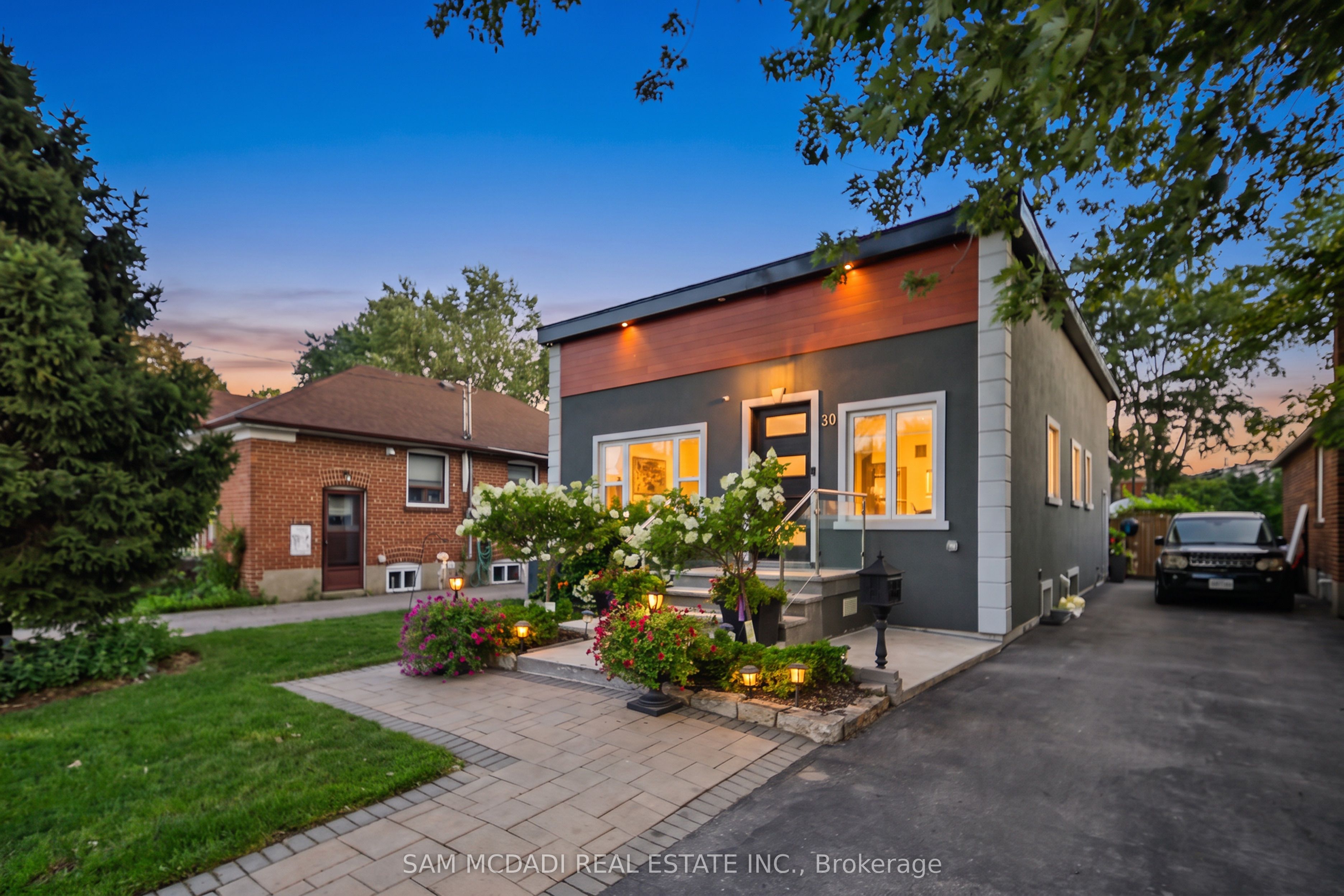30 Maple Avenue N