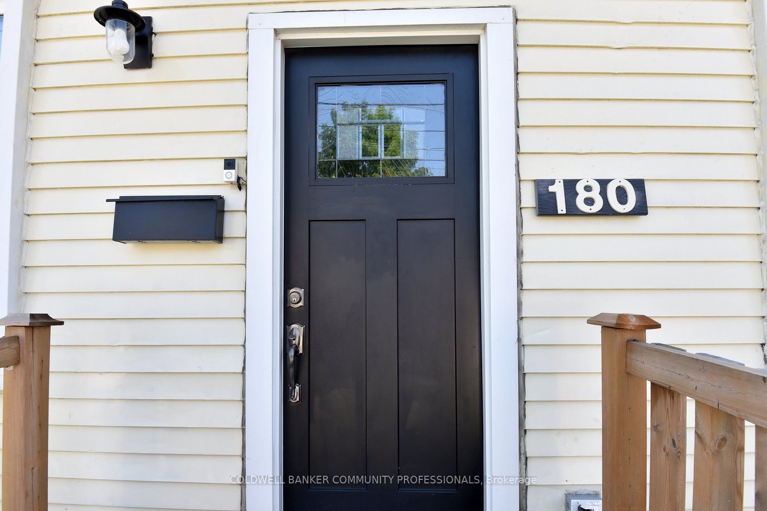 180 Province Street N