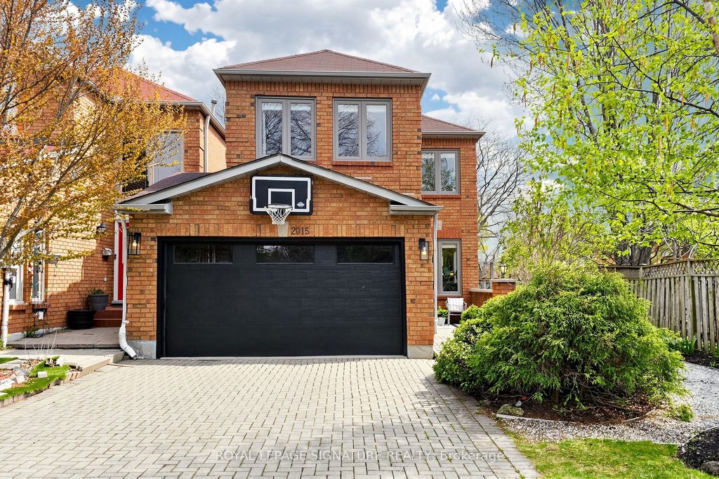 Photo of 2015 Brays Lane, Oakville, ON L6M 2S8 (MLS # W13078430)