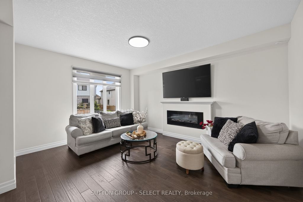 Photo of 801 Superior Drive, London North, ON N5X 0M1 (MLS # X13459794)
