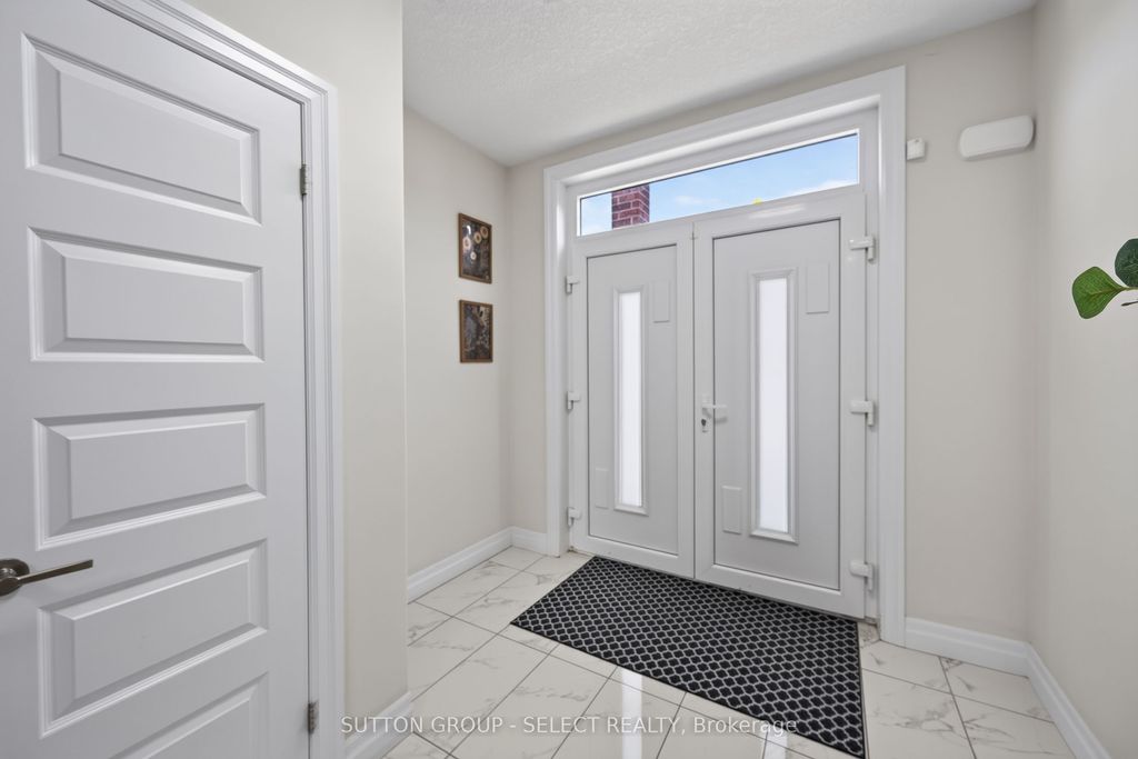 Photo of 801 Superior Drive, London North, ON N5X 0M1 (MLS # X13459794)