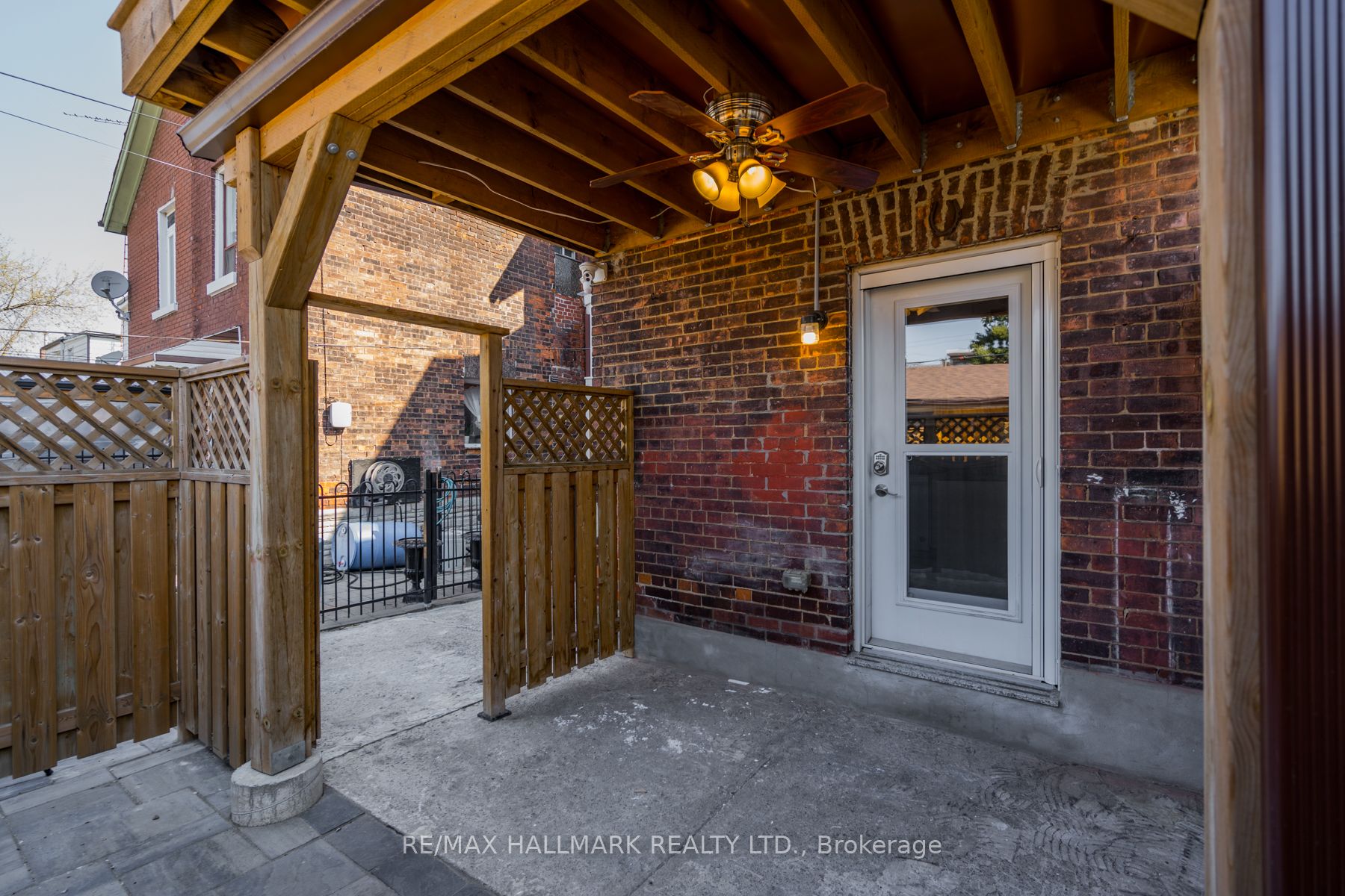 180 Lansdowne Avenue Main