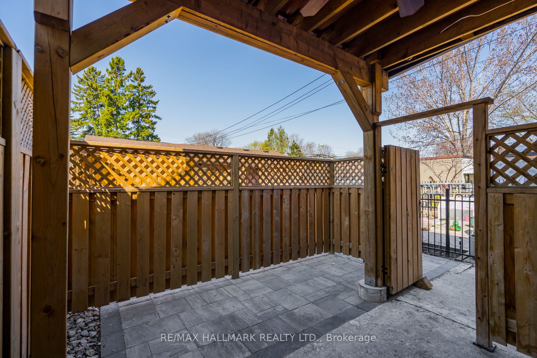 180 Lansdowne Avenue Main