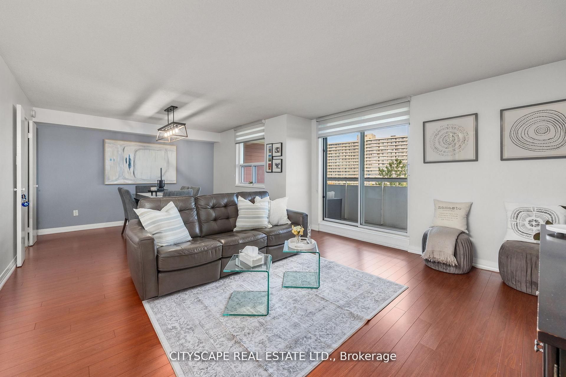 1 Royal Orchard Blv Boulevard 810