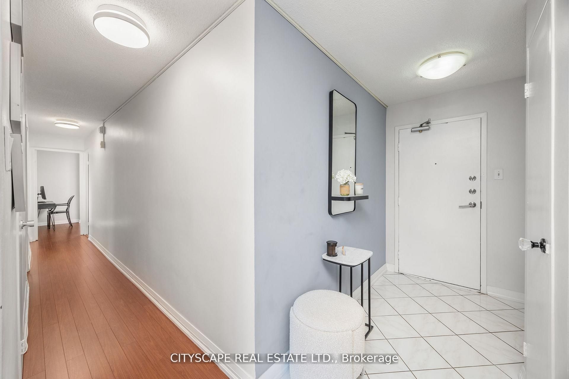 1 Royal Orchard Blv Boulevard 810