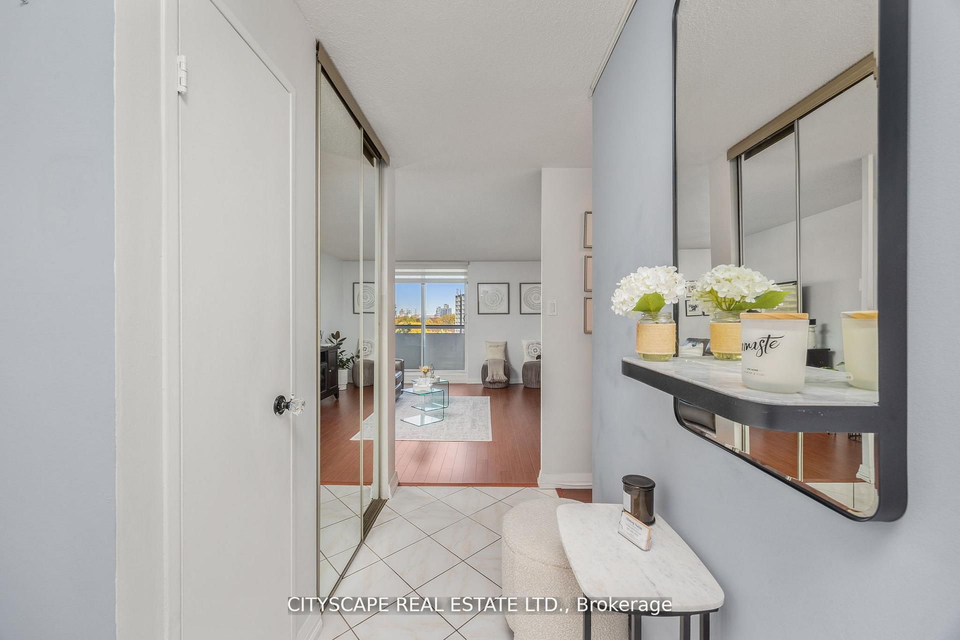 1 Royal Orchard Blv Boulevard 810