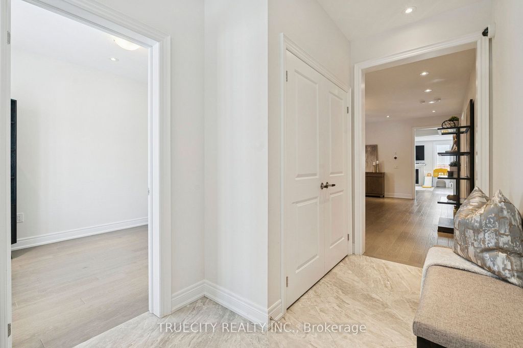 Photo of 23 Dawn Blossom Drive, Georgina, ON L4P 0H5 (MLS # N12644978)