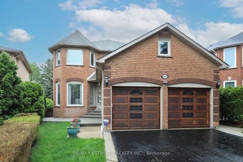 1169 Ewing Crescent Mississauga ON L5V 1C1
