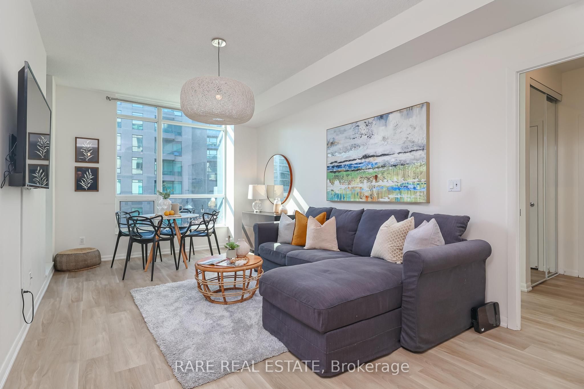 231 Fort York Boulevard 233