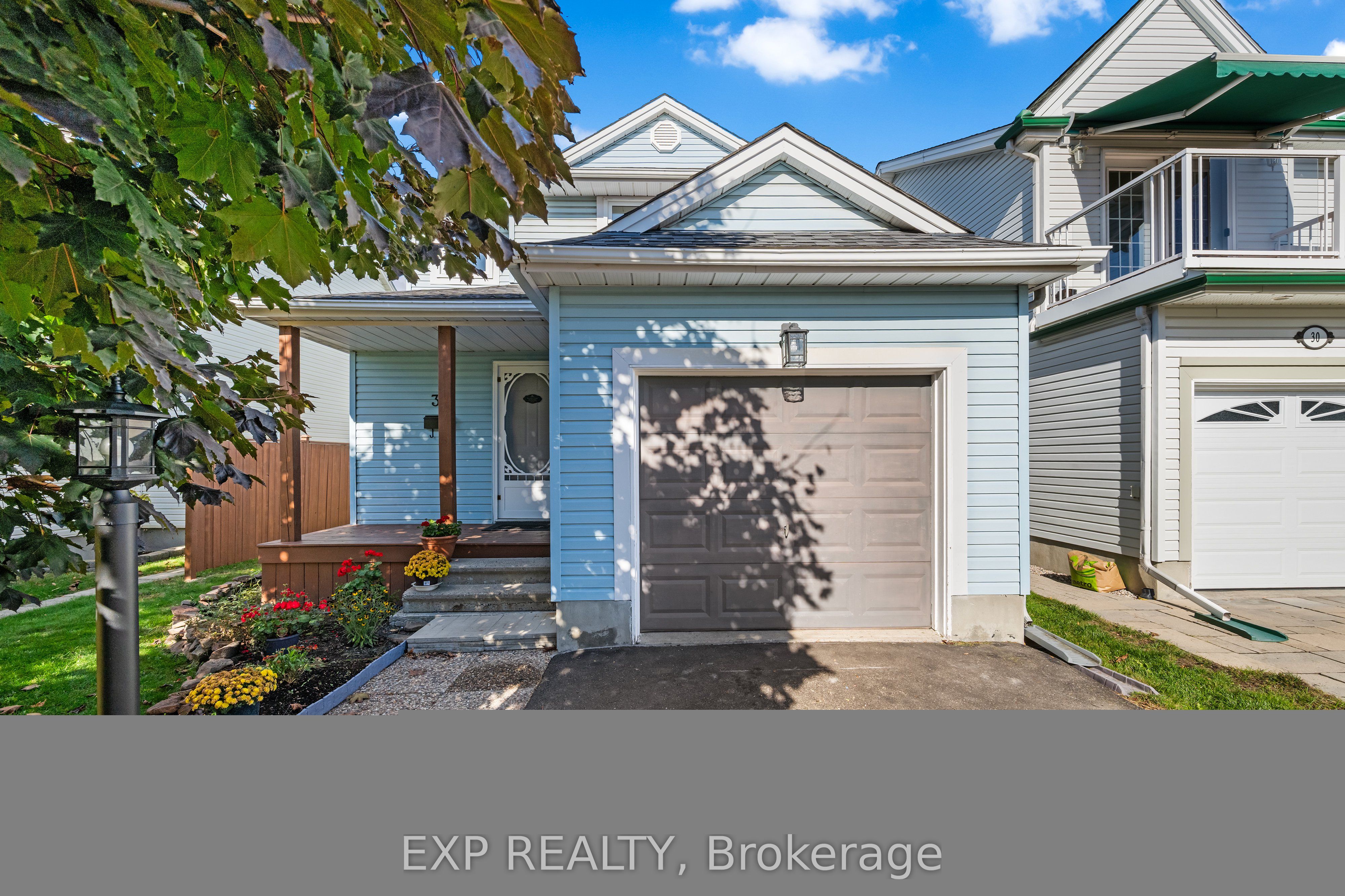 Photo 1 of 24 — 32 Peacock Crescent, Barrhaven, ON K2J 3P6