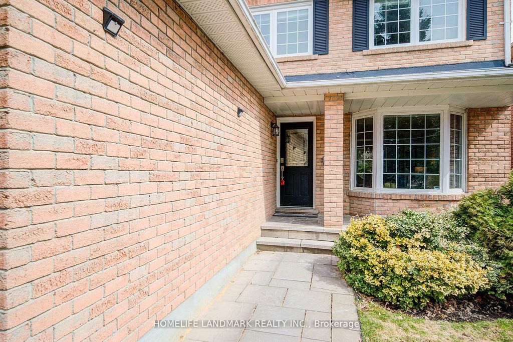 Photo of 1111 Deer Run, Mississauga, ON L5C 3P7 (MLS # W13028366)