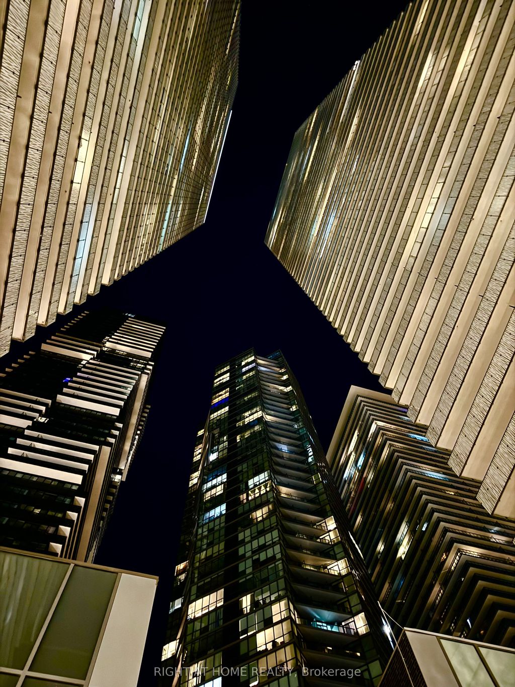 Photo of 42 Charles Street E #2206, Toronto, ON M4Y 1N3 (MLS # C12954486)