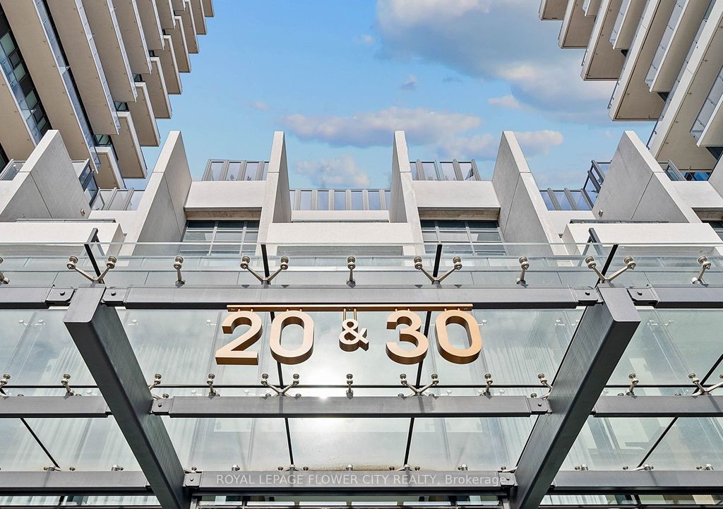 Photo of 20 Inn On The Park Drive #938, Toronto, ON M3C 0P8 (MLS # C13139986)