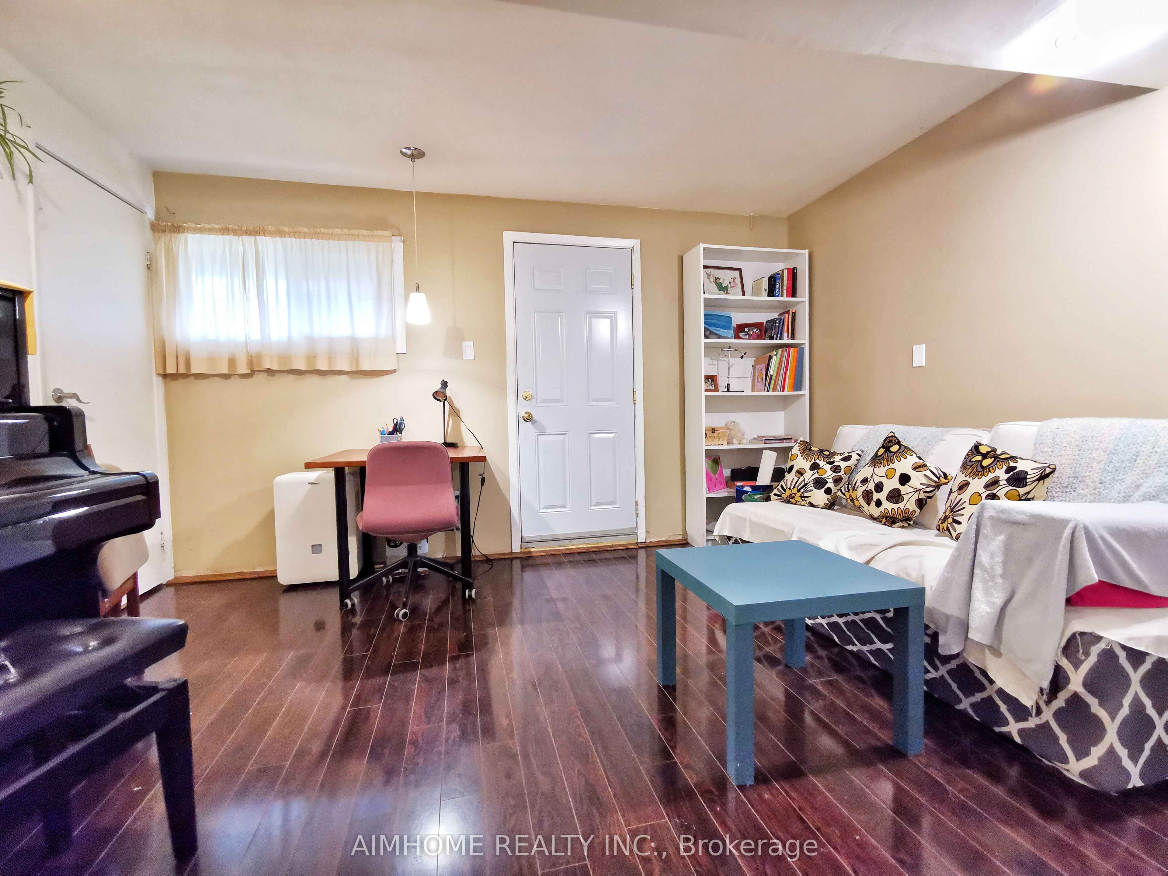 1051 Cedarglen Gate 33