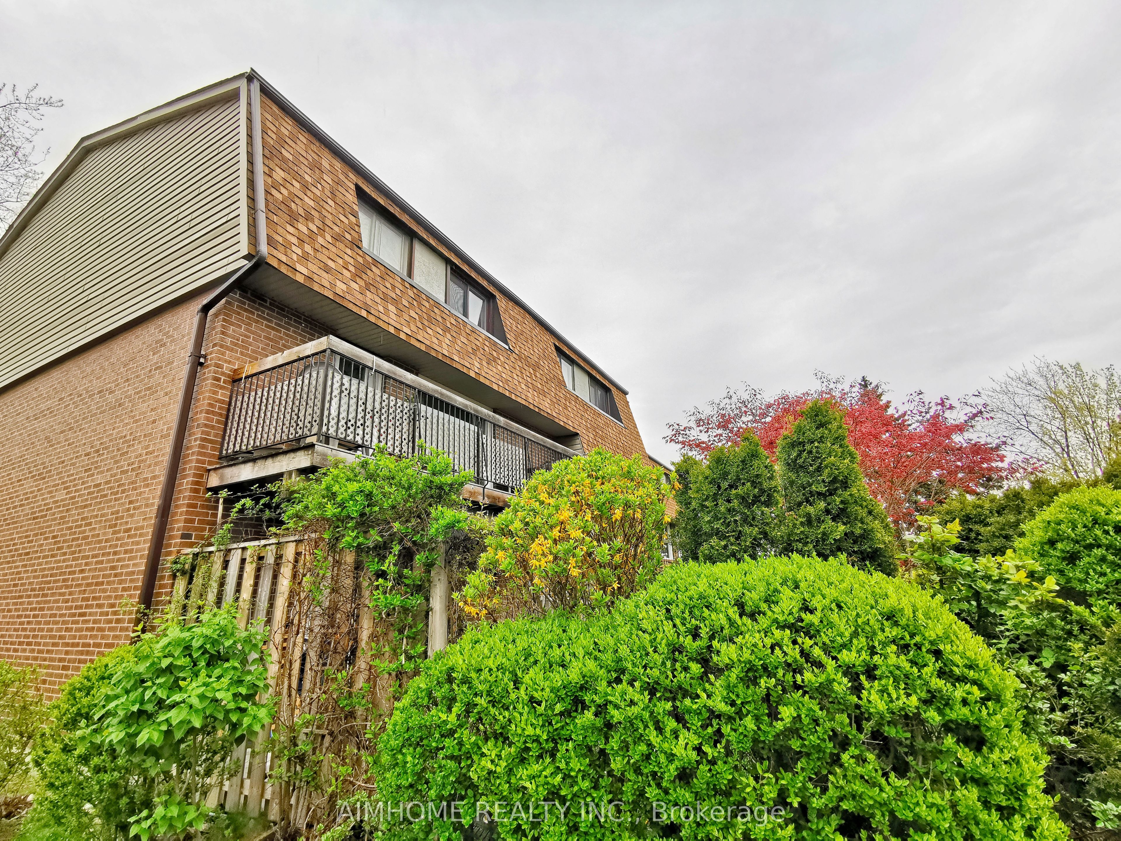 1051 Cedarglen Gate 33