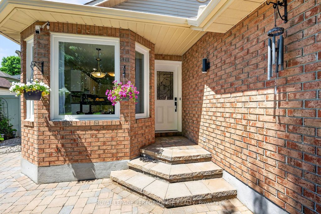 Photo of 569 Princess Louise Drive, Orleans - Cumberland and Area, ON K4A 1Z1 (MLS # X13448916)
