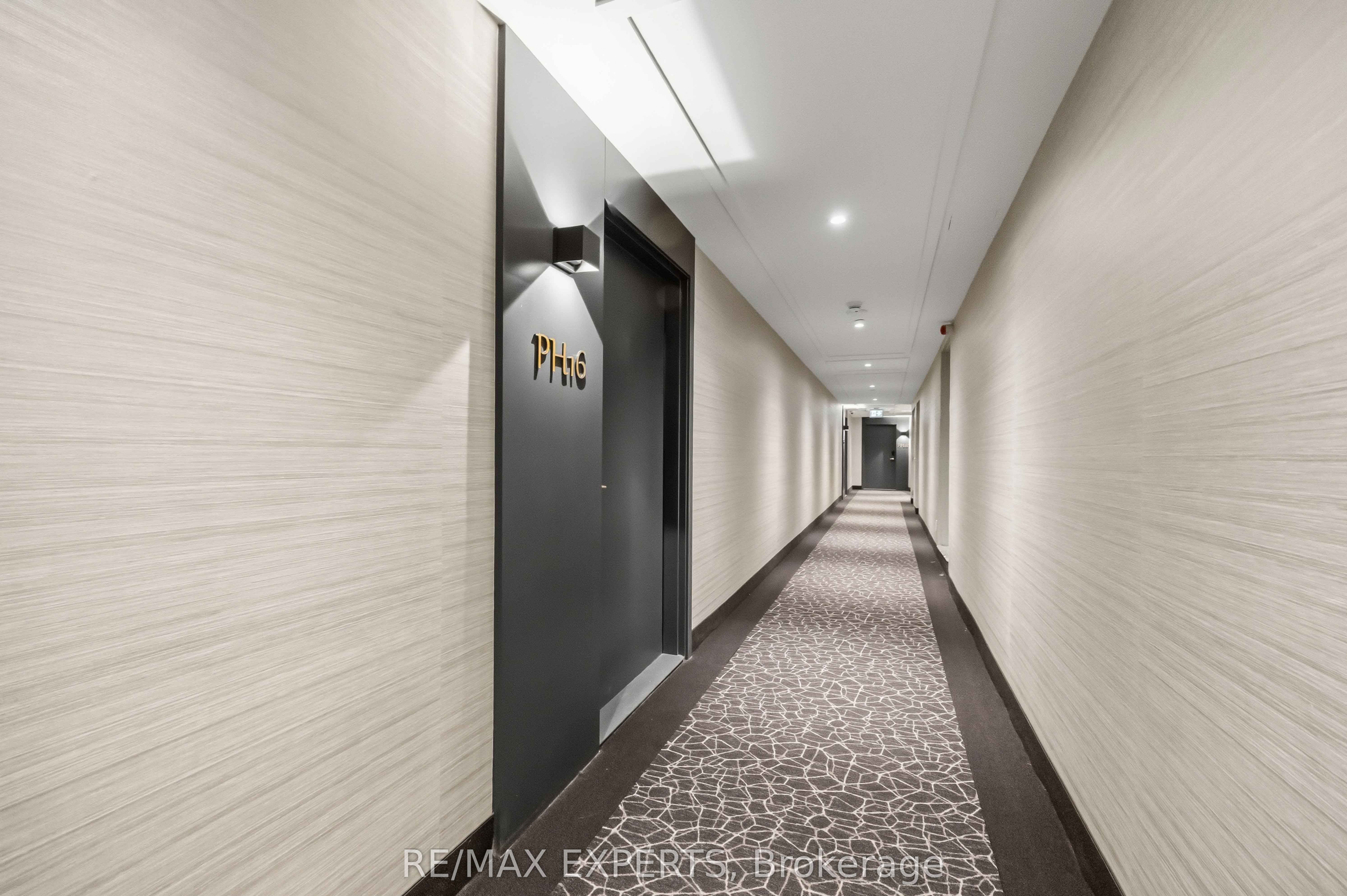 543 Richmond Street PH16