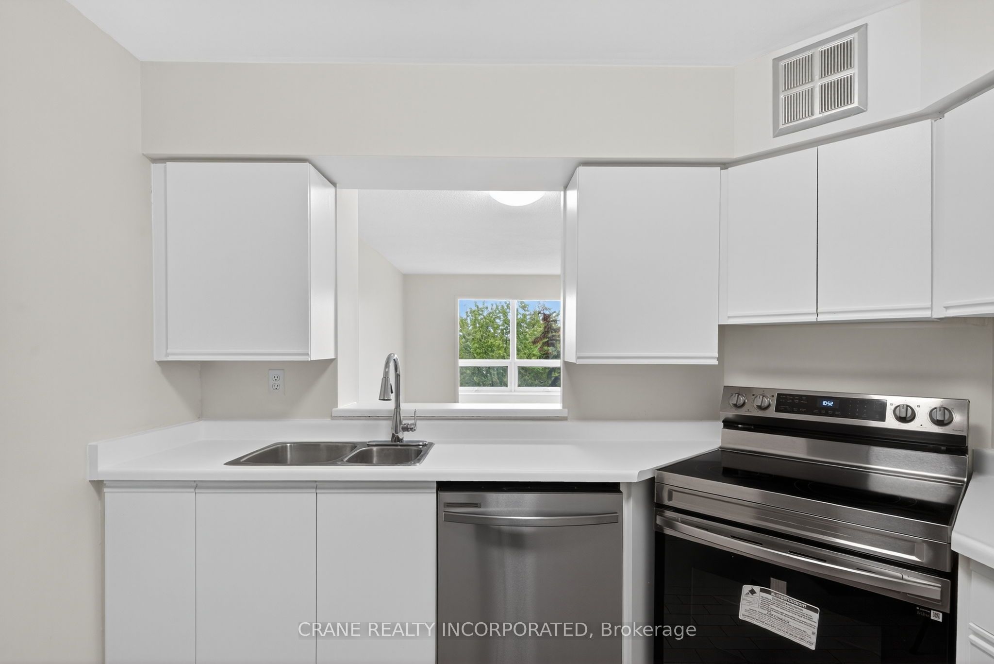 326 Major Mackenzie Drive E 618