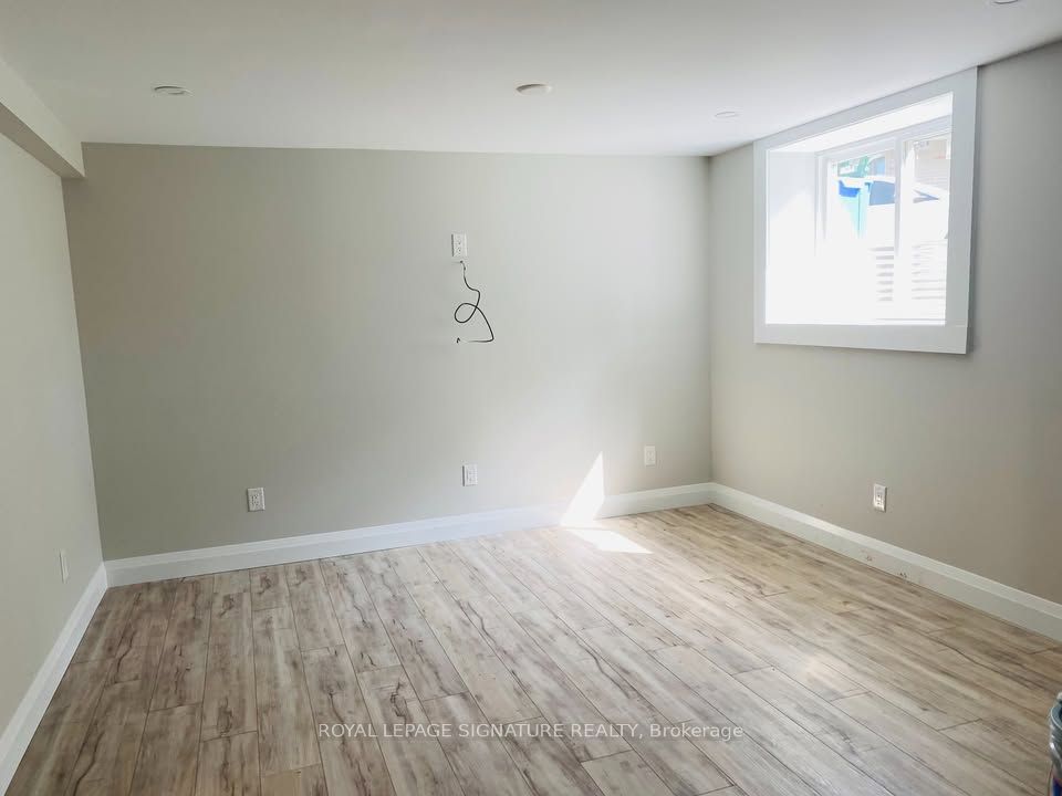 572 Weynway Court (Basement)