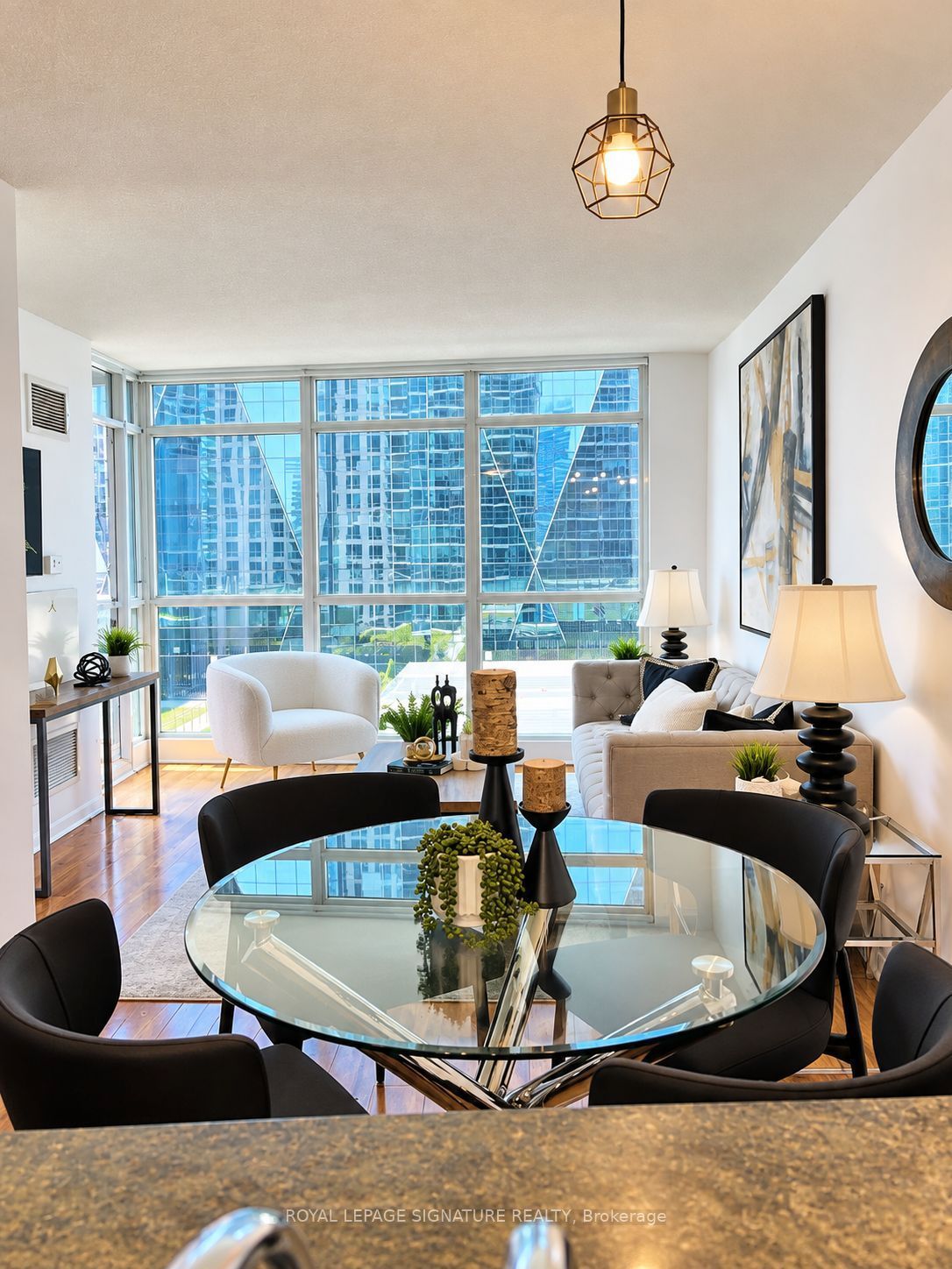 18 Yonge Street 1801