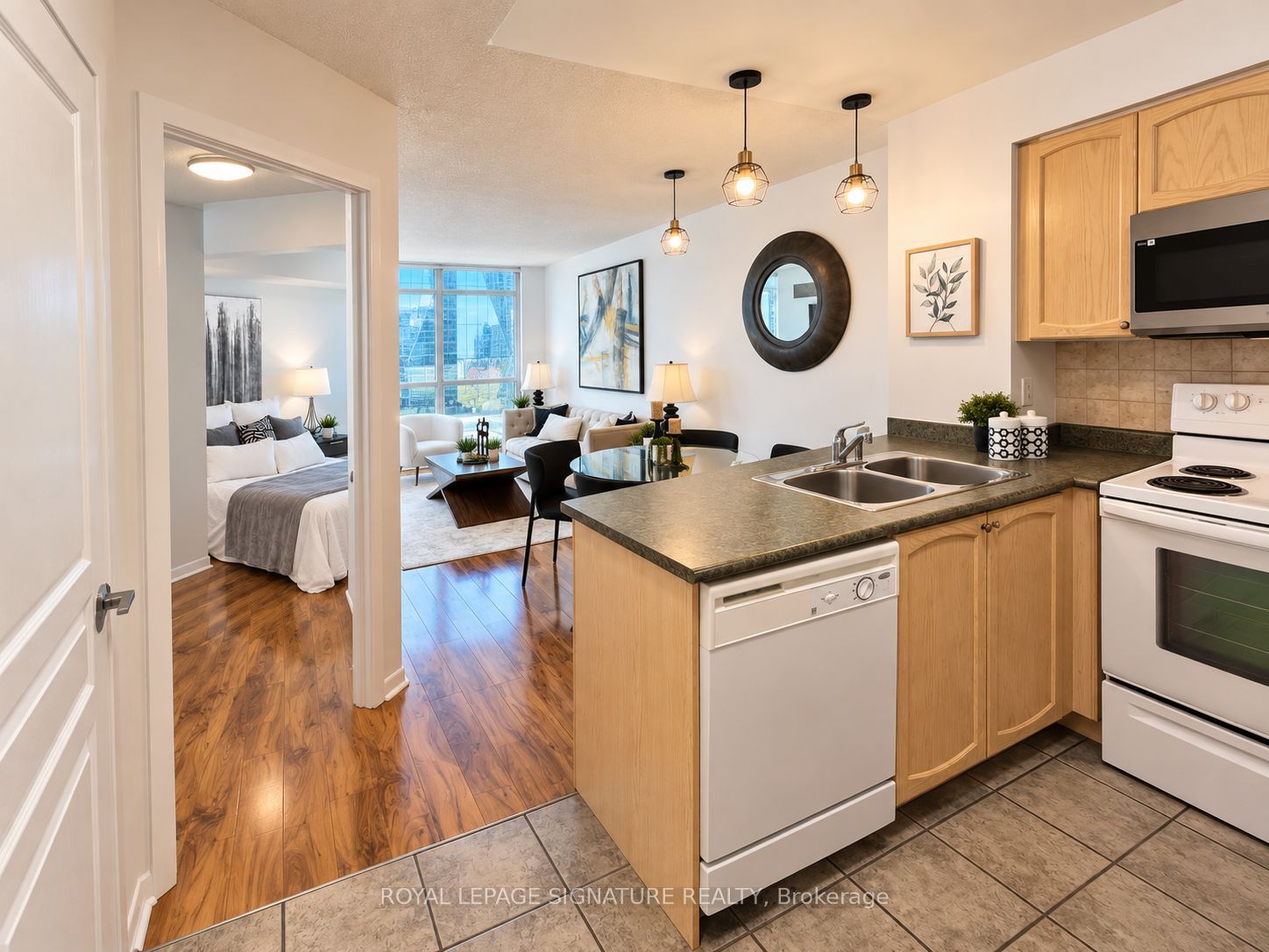 18 Yonge Street 1801