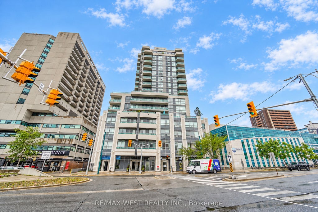Photo of 736 Spadina Avenue #1211, Toronto, ON M5S 2J6 (MLS # C13768982)