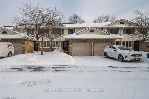 Photo of 375 Kingscourt Drive #21, Waterloo, ON N2K 3N7 (MLS # X12784194)