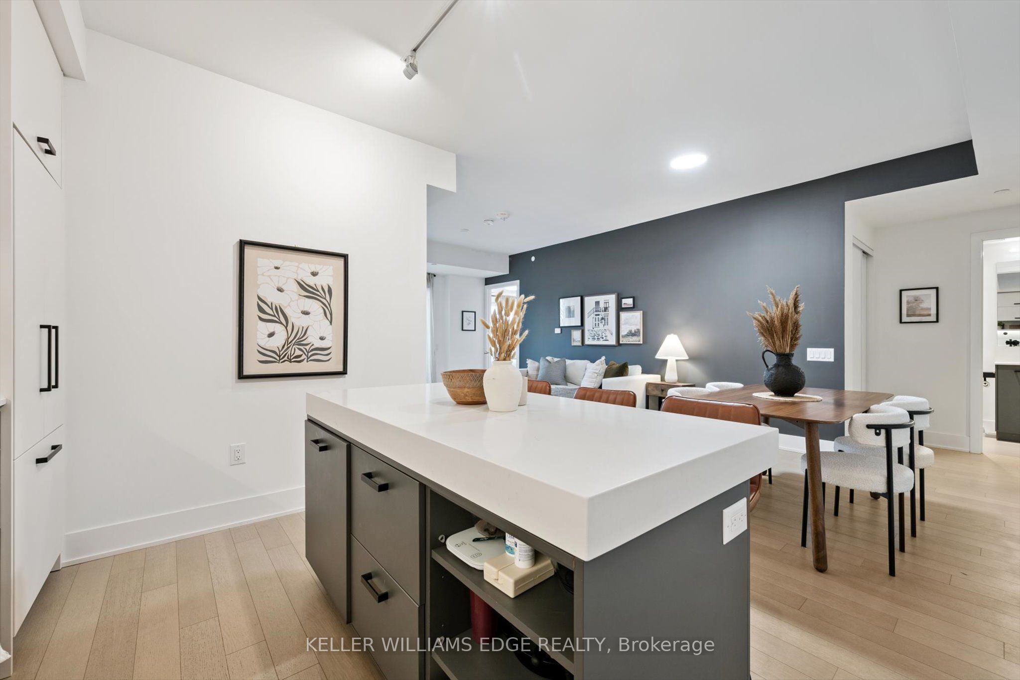 1888 Queen Street E 501