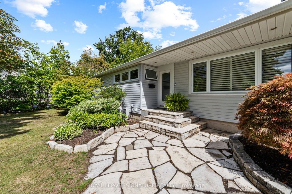 Photo of 45 Crescent Road, Oakville, ON L6K 1W3 (MLS # W12456952)