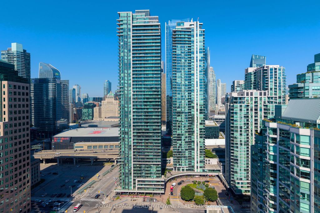Photo of 18 Harbour Street #1805, Toronto, ON M5J 2Z6 (MLS # C12449695)