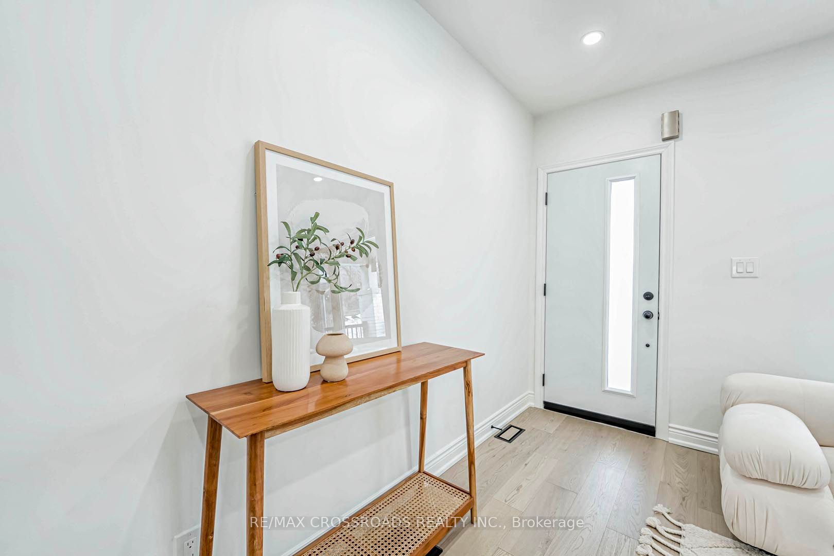 548 Glebeholme Boulevard