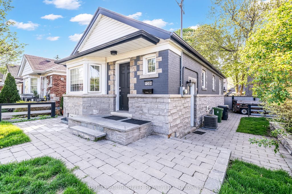 Photo of 1306 Kingston Road, Toronto, ON M1N 1P5 (MLS # E13158866)