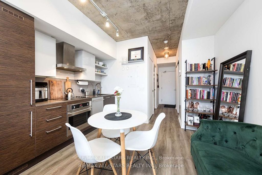 Photo of 1030 King Street W #908, Toronto, ON M6K 0B4 (MLS # C13093944)