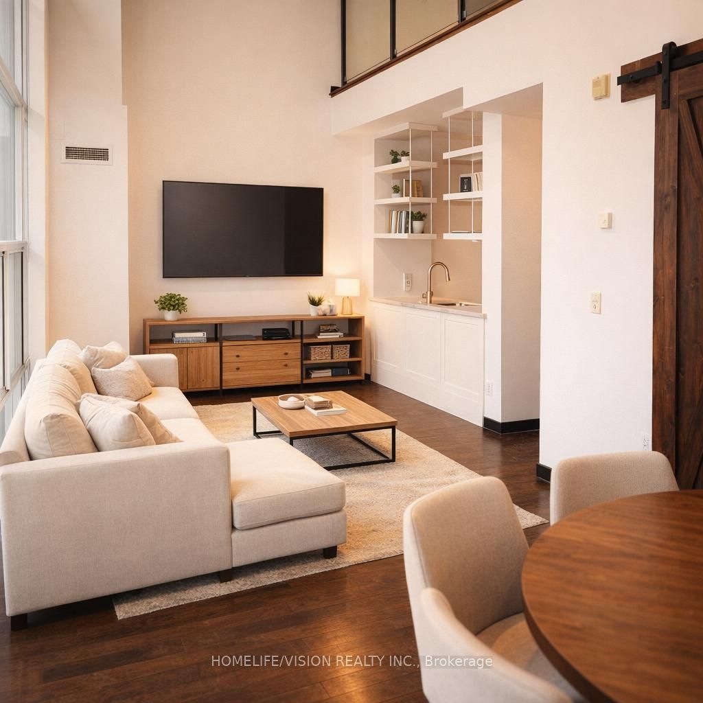 915 King Street W Ph505