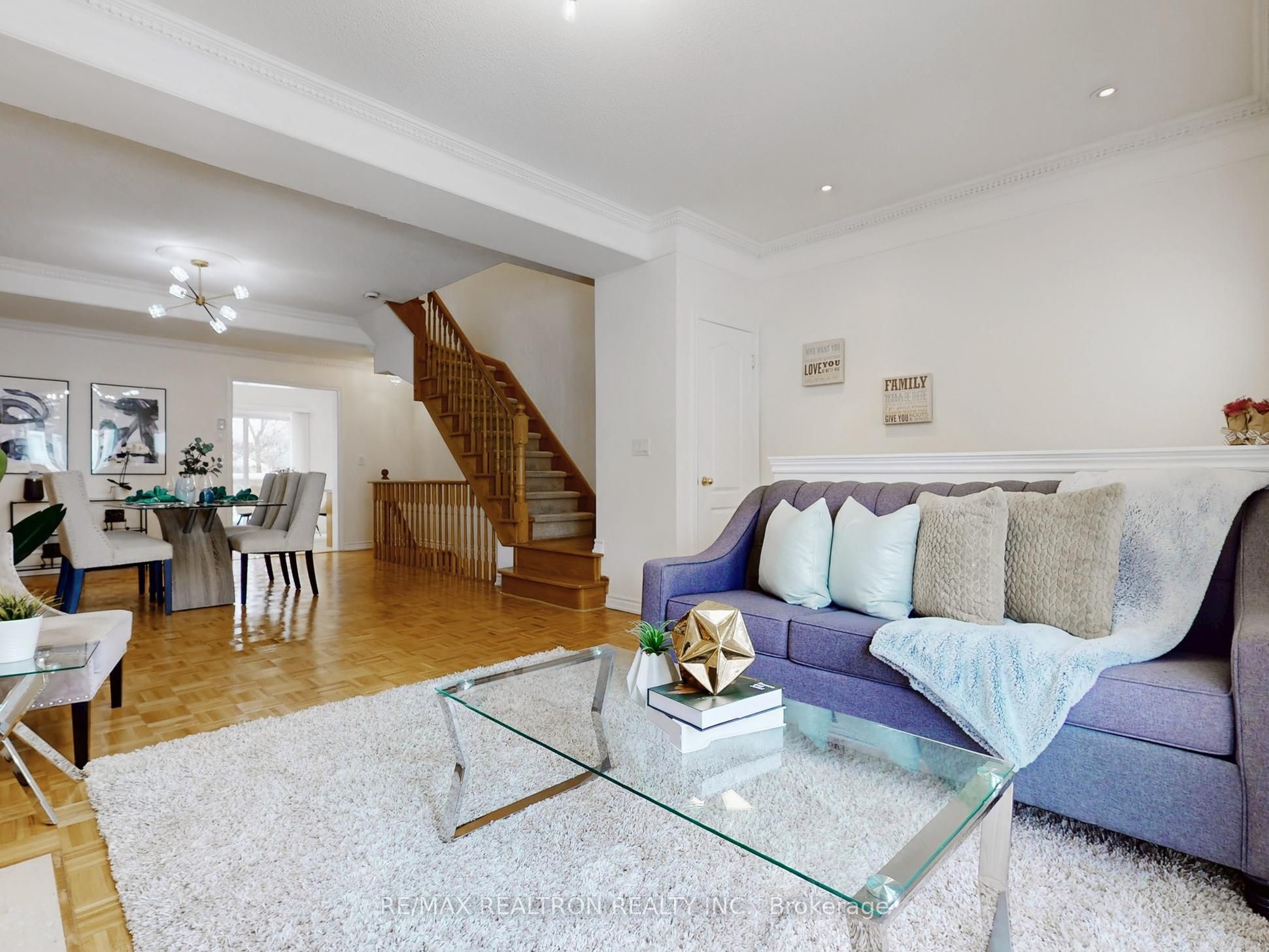 9133 Bayview Avenue 12