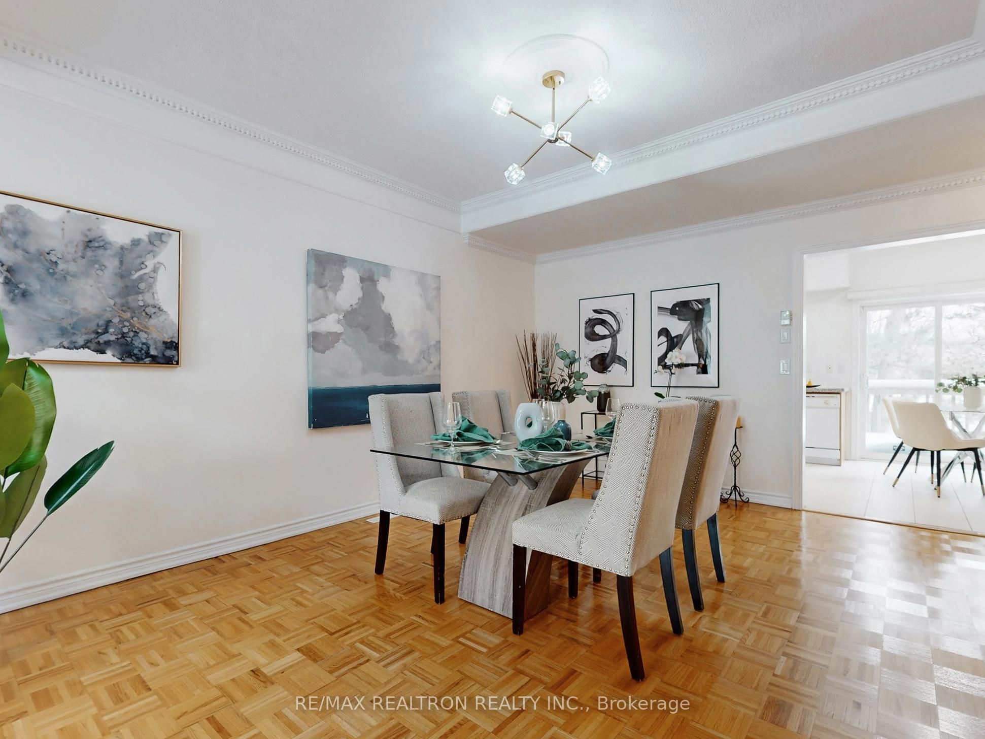 9133 Bayview Avenue 12