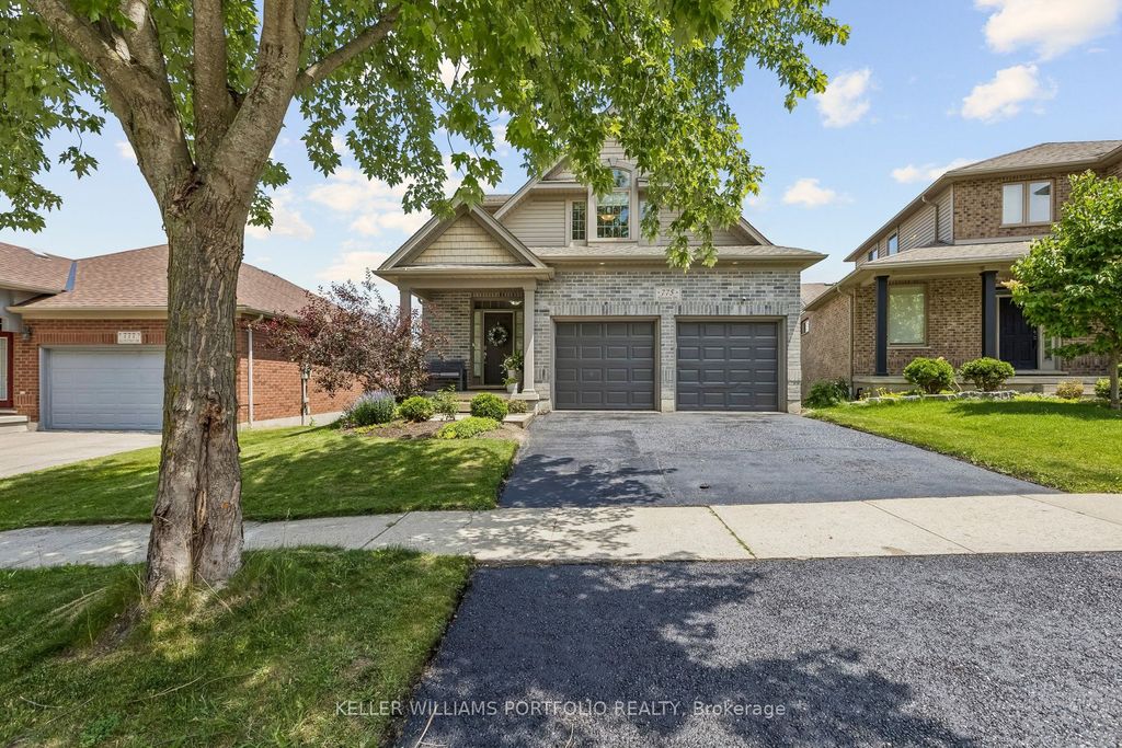 Photo of 775 Klosters Drive, Waterloo, ON N2V 2V4 (MLS # X13530548)