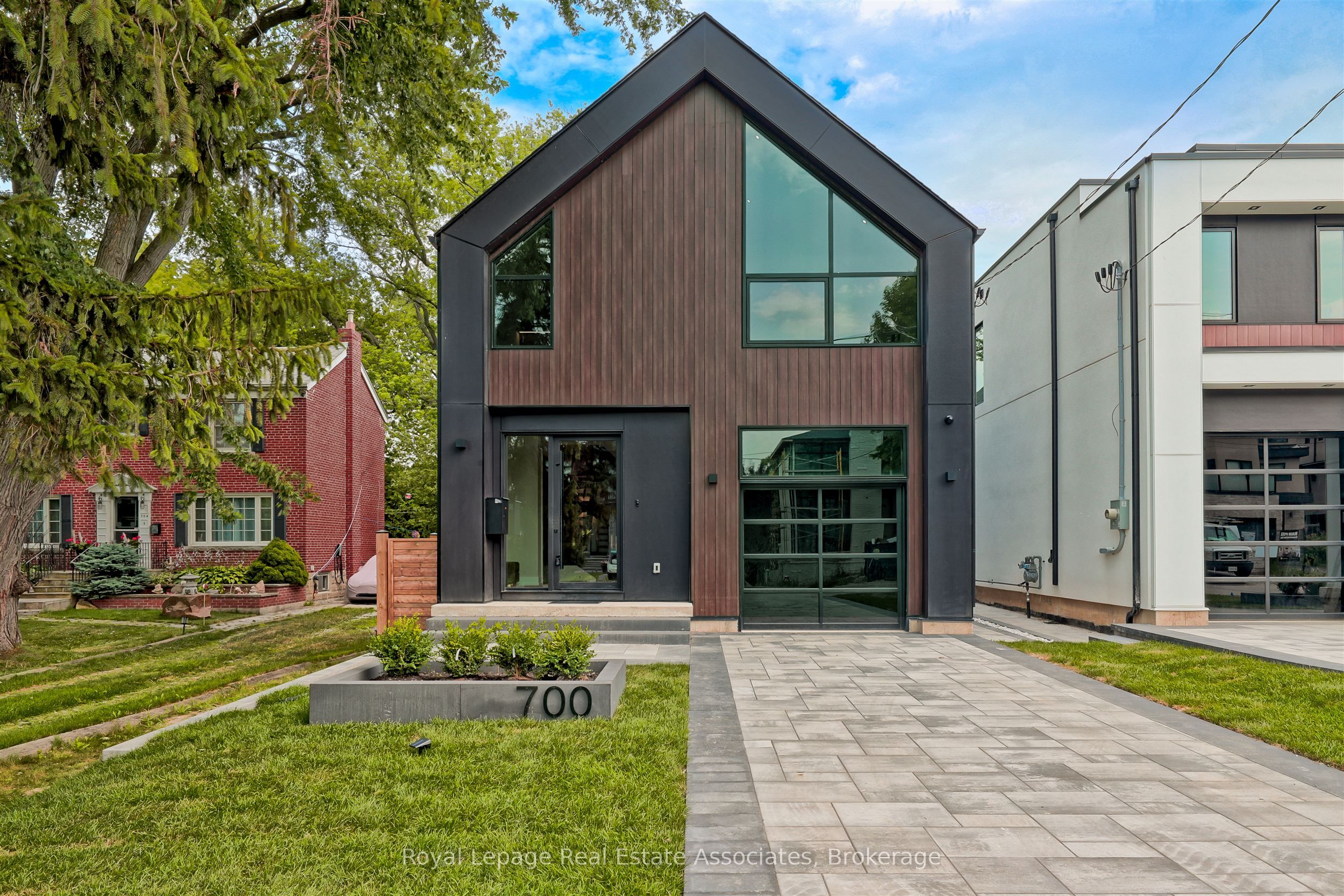 700 Montbeck Crescent