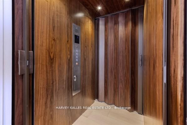 3279 Lakeshore Road