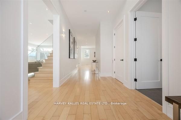 3279 Lakeshore Road