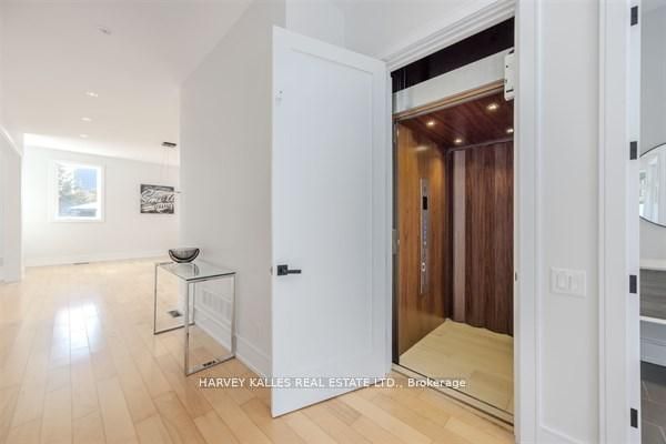 3279 Lakeshore Road