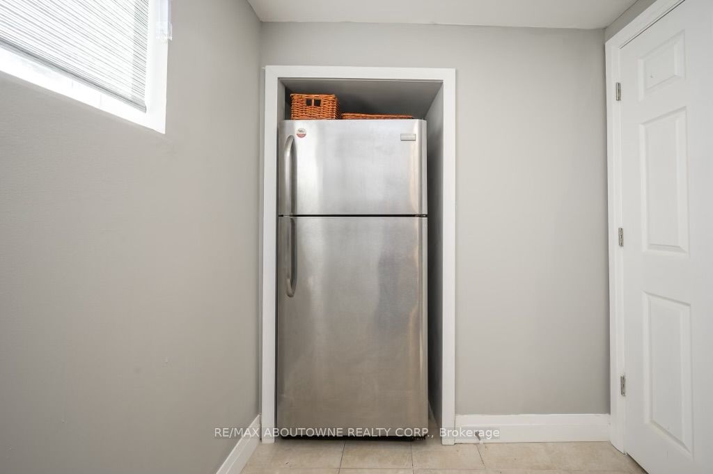 2444 WOBURN Crescent