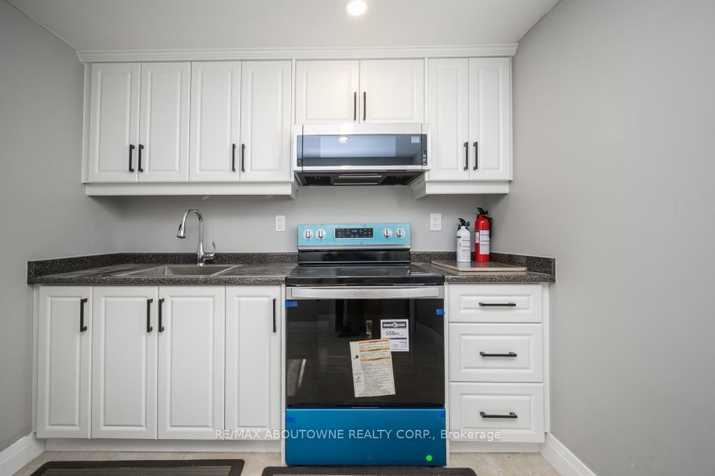 2444 WOBURN Crescent