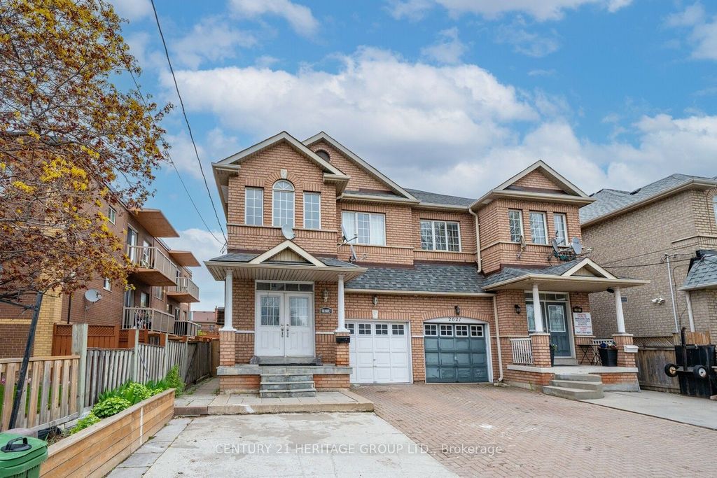 Photo of 2621A Keele Street, Toronto, ON M6L 2P2 (MLS # W13138602)